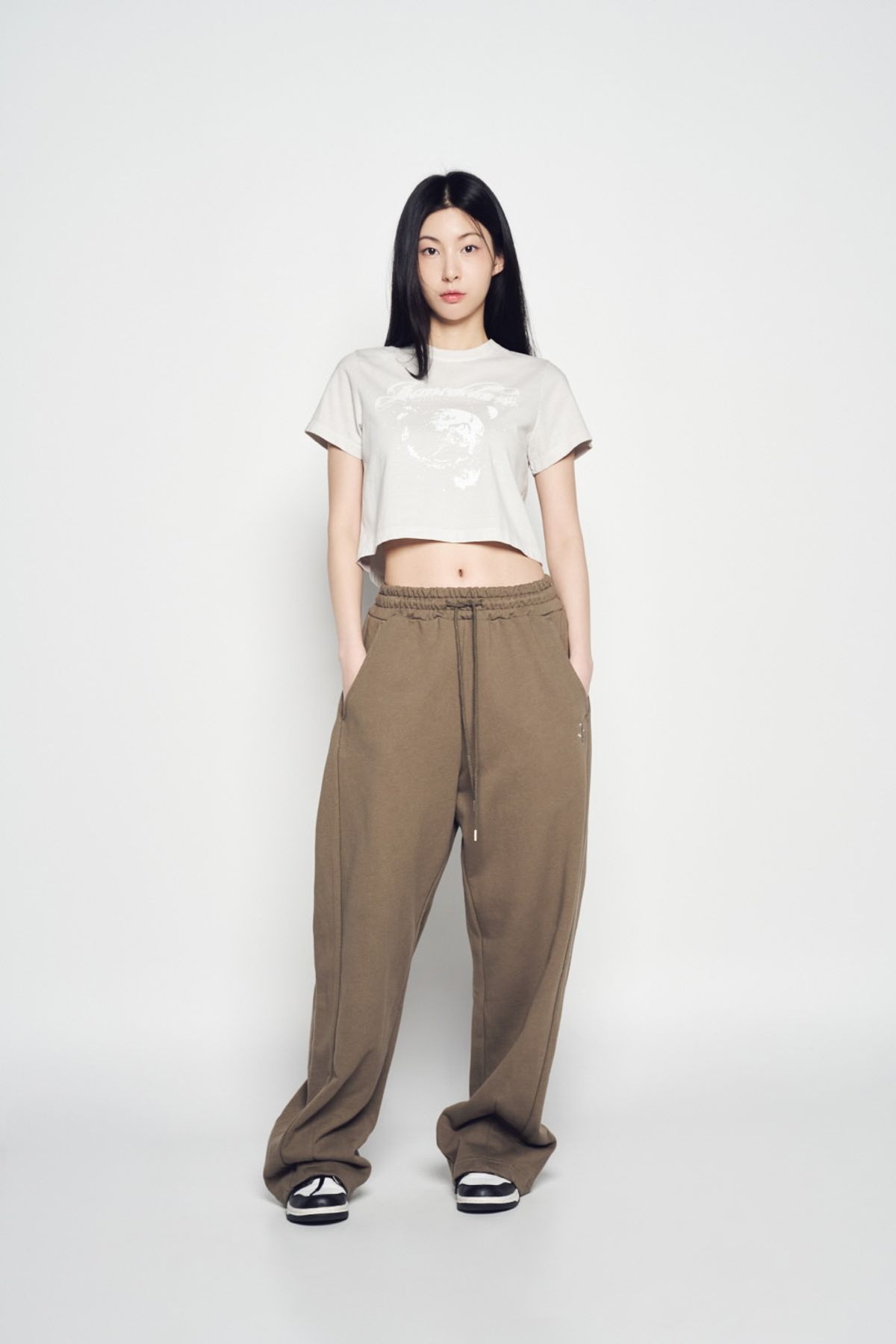 아크메드라비(ACME DE LA VIE) WOMAN GALAXY PIGMENT CROP SHORT SLEEVE T-SHIRT (2COLOR)