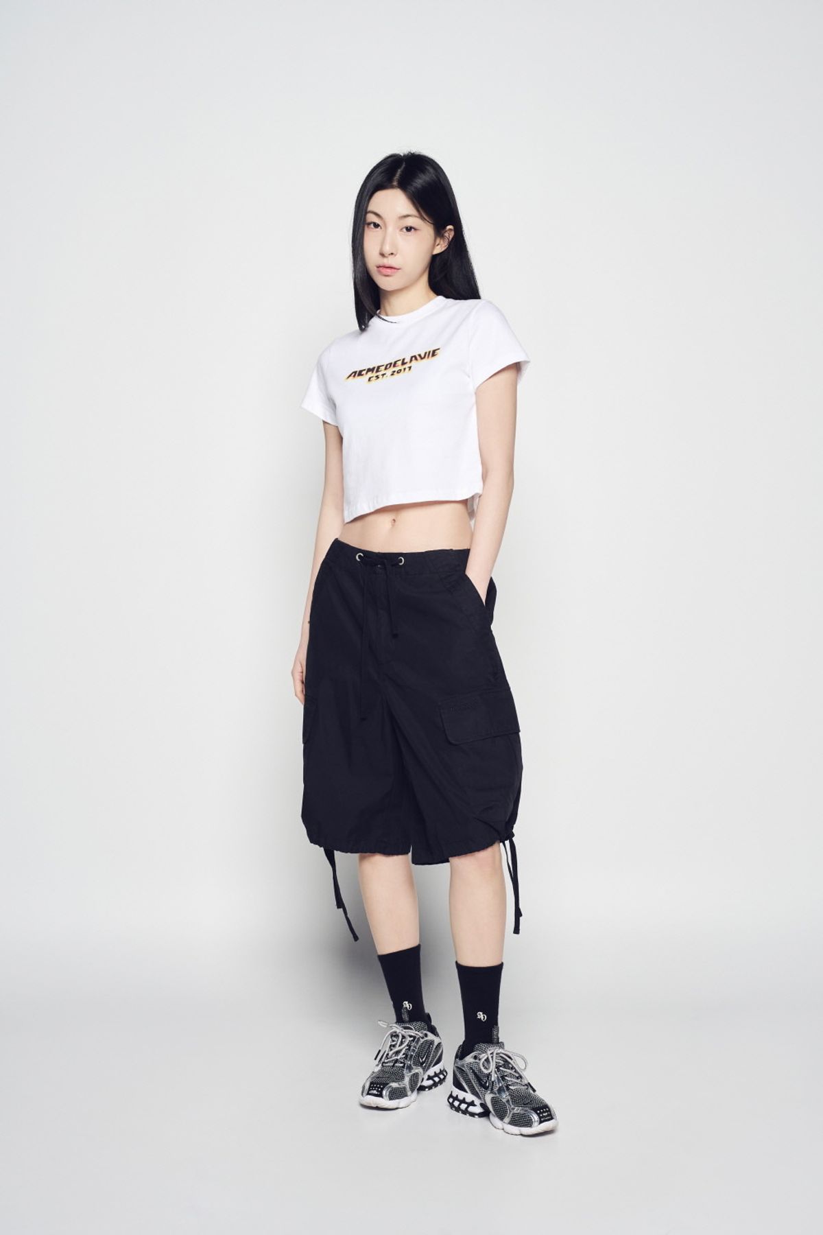 아크메드라비(ACME DE LA VIE) WOMAN FLAME LOGO SHORT CROP SLEEVE T-SHIRT (2COLOR)