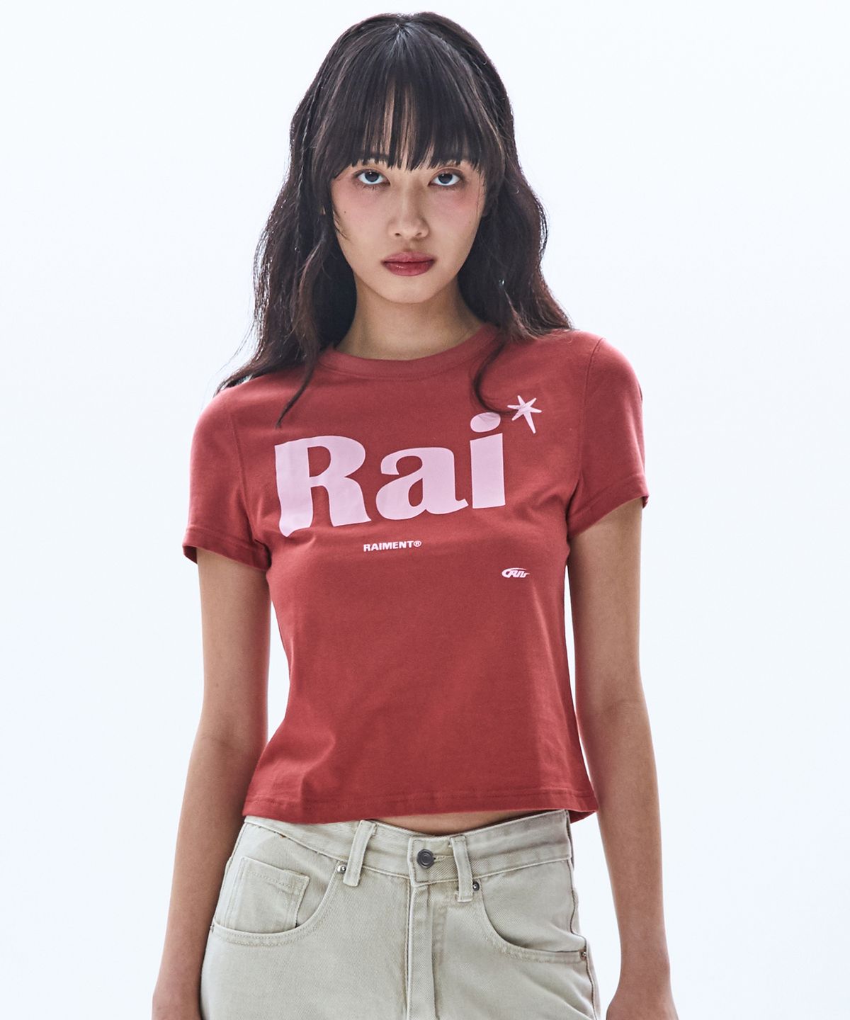 레이몬트(RAIMENT) 에센셜  RAI 로고 솔리드 반팔 티셔츠_브릭레드