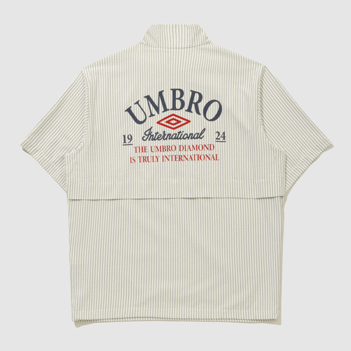 엄브로(UMBRO) 시어서커 반팔 스탠넥 아노락 화이트(UQ221CWT63)