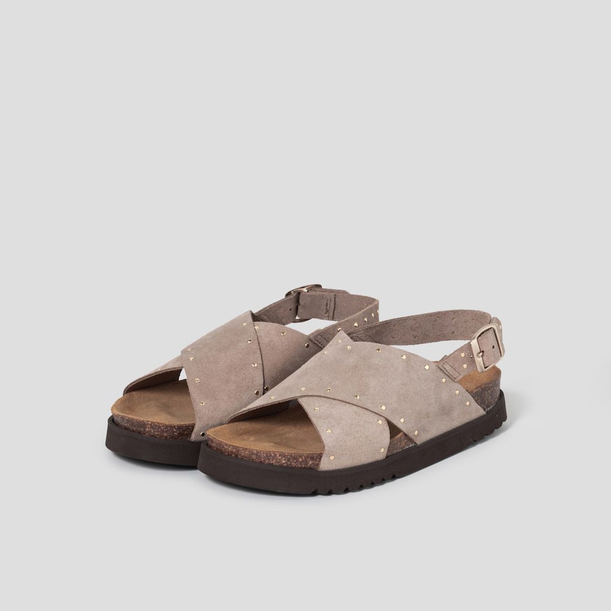 숄(SCHOLL) (WOMEN) 크로스 스트랩 스터드 샌들  옐로이시 브라운 (HH54K2C61B)