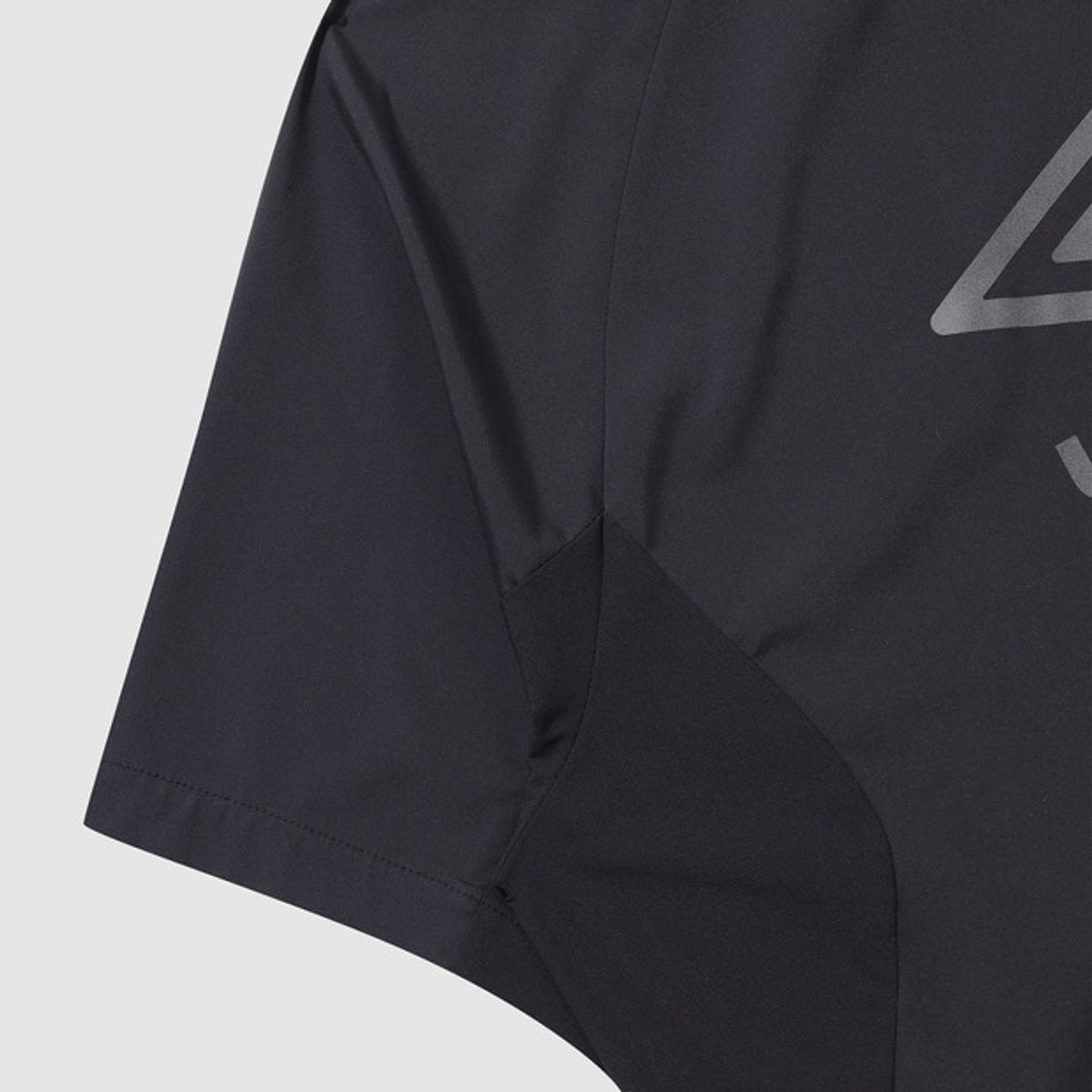 엄브로(UMBRO) [115size] 아이스트레치 반팔 피스테 블랙(UQ211SWT52)