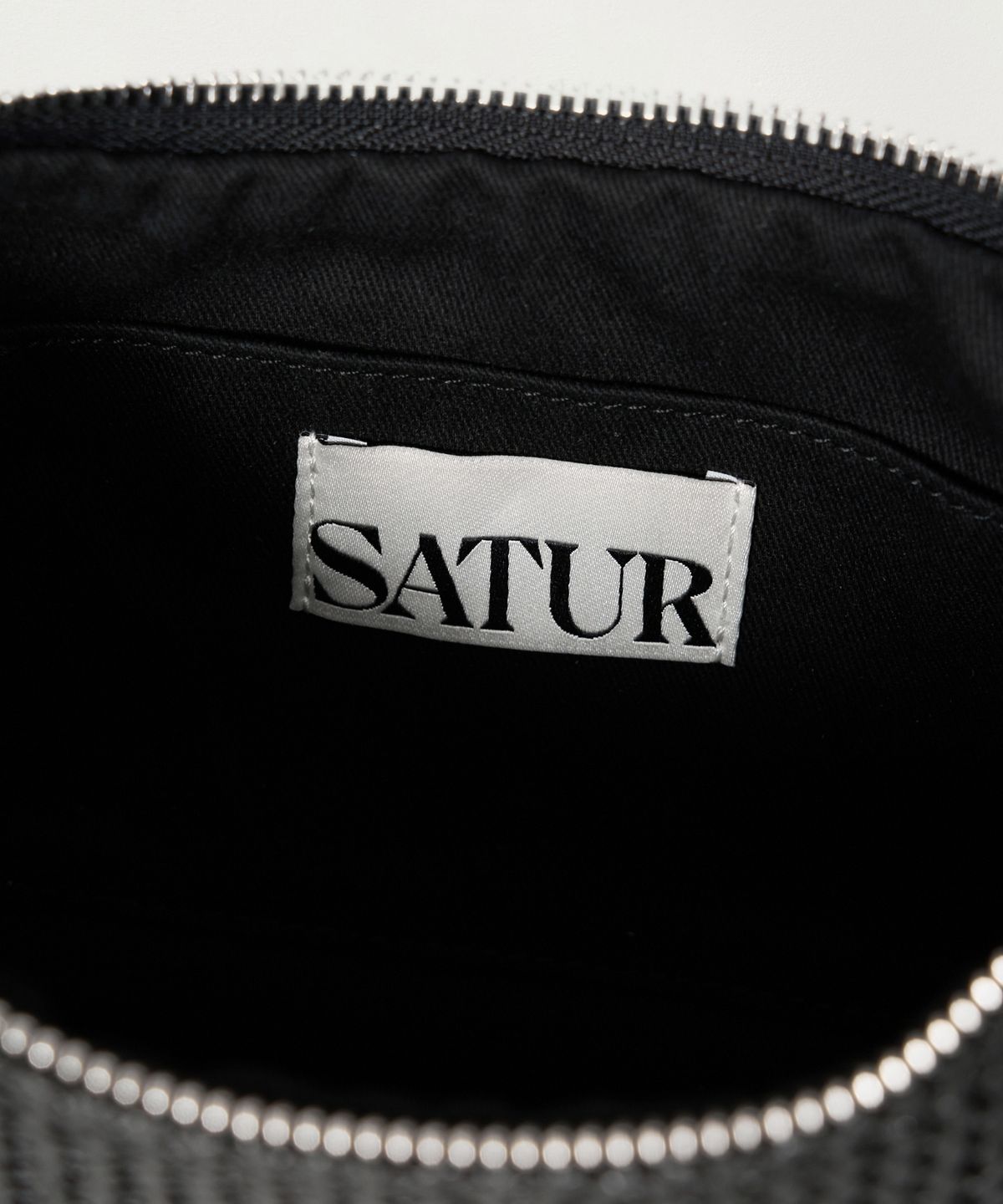 세터(SATUR) 본 보야지 라피아 숄더 백 블랙