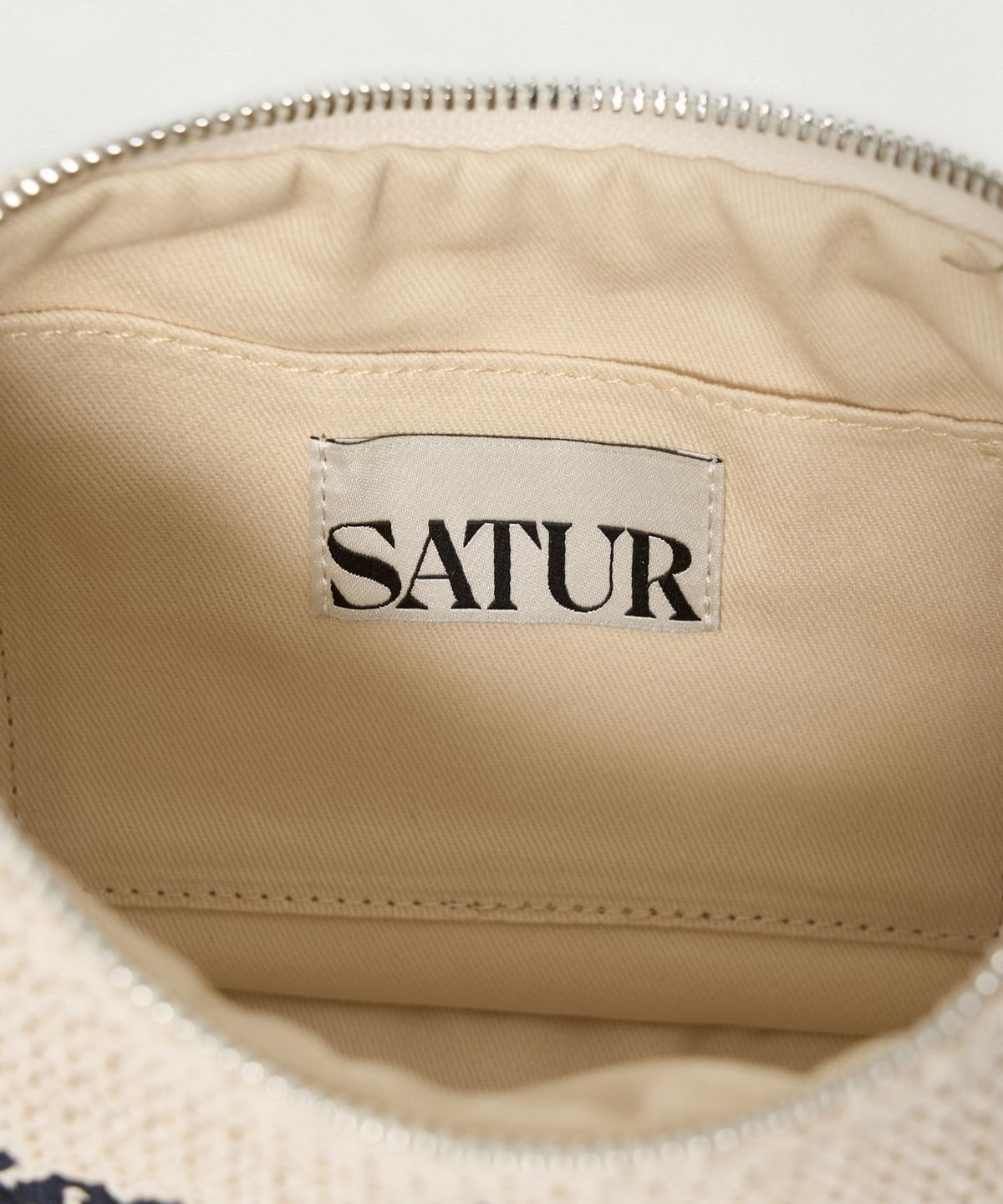 세터(SATUR) 본 보야지 라피아 숄더 백 크림