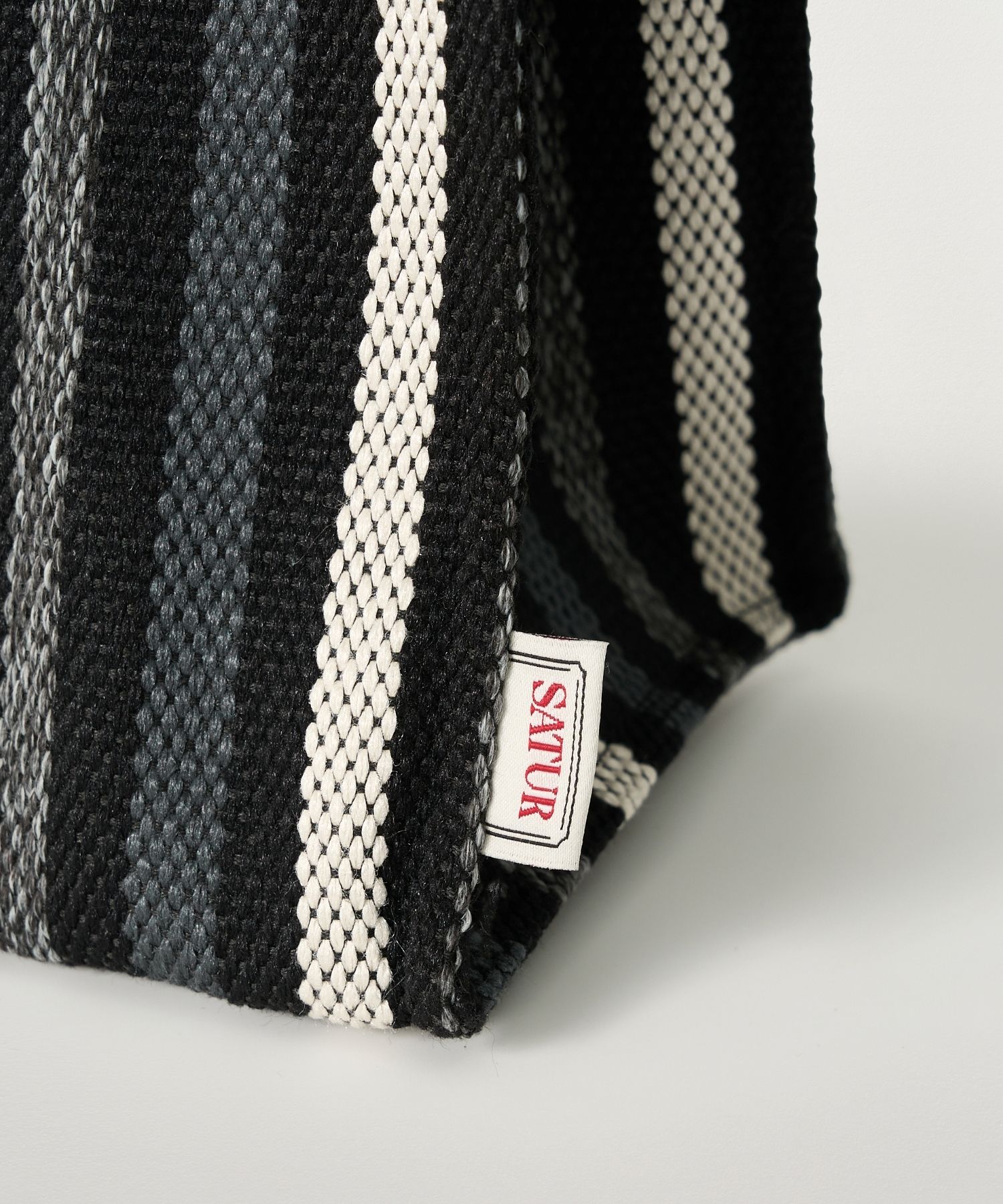 MUSINSA | SATUR Bon Voyage Oversized Beach Bag Black