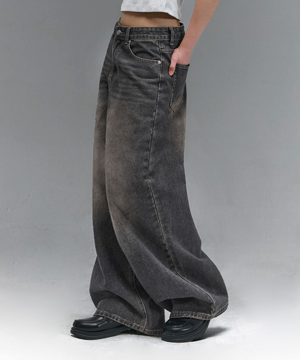 랜덤오프(RANDOMOFF) BTB : WAVE WASHING JEANS [GRAY CORE]