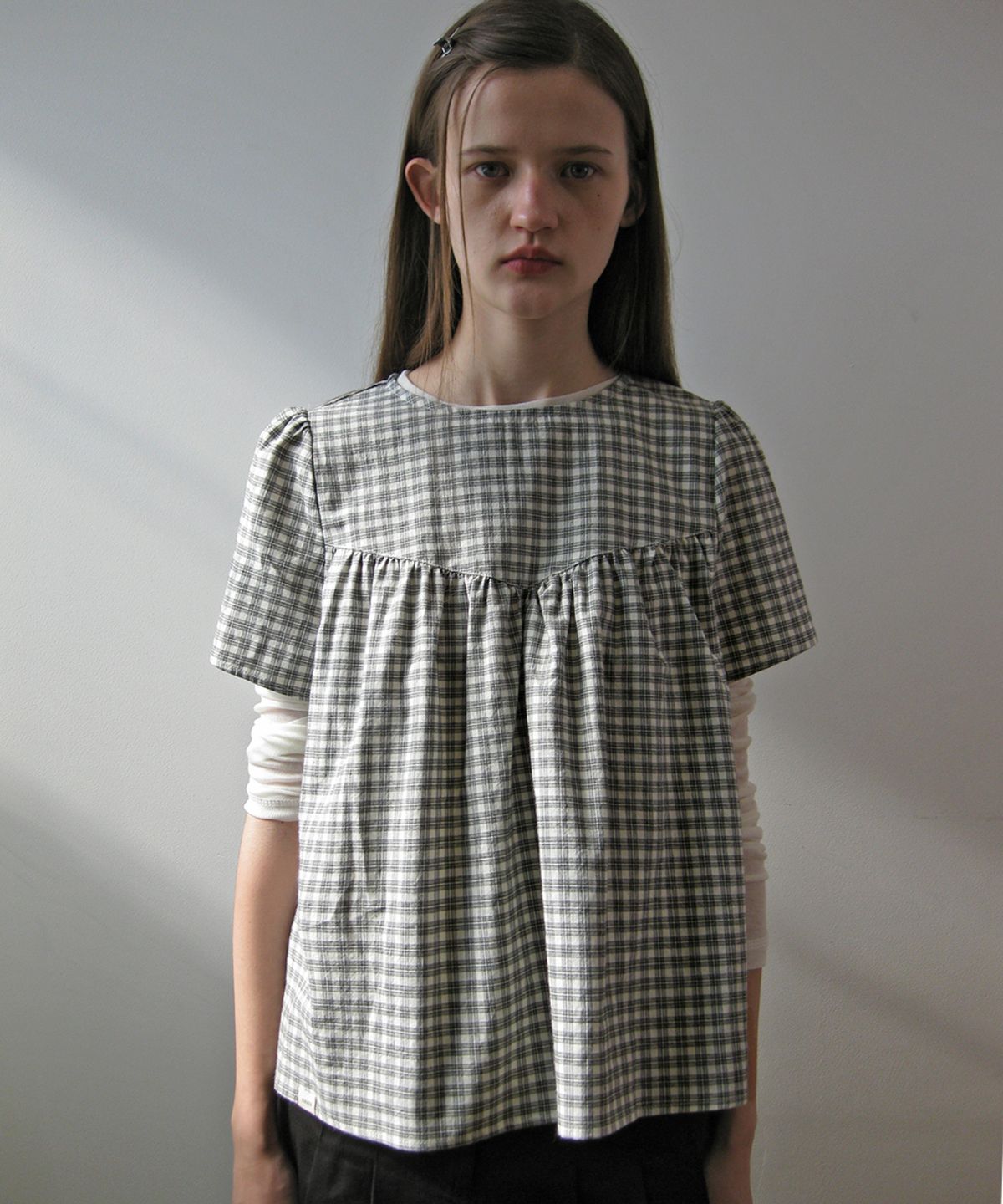 나츠(NAATS) Check shirring half blouse, black