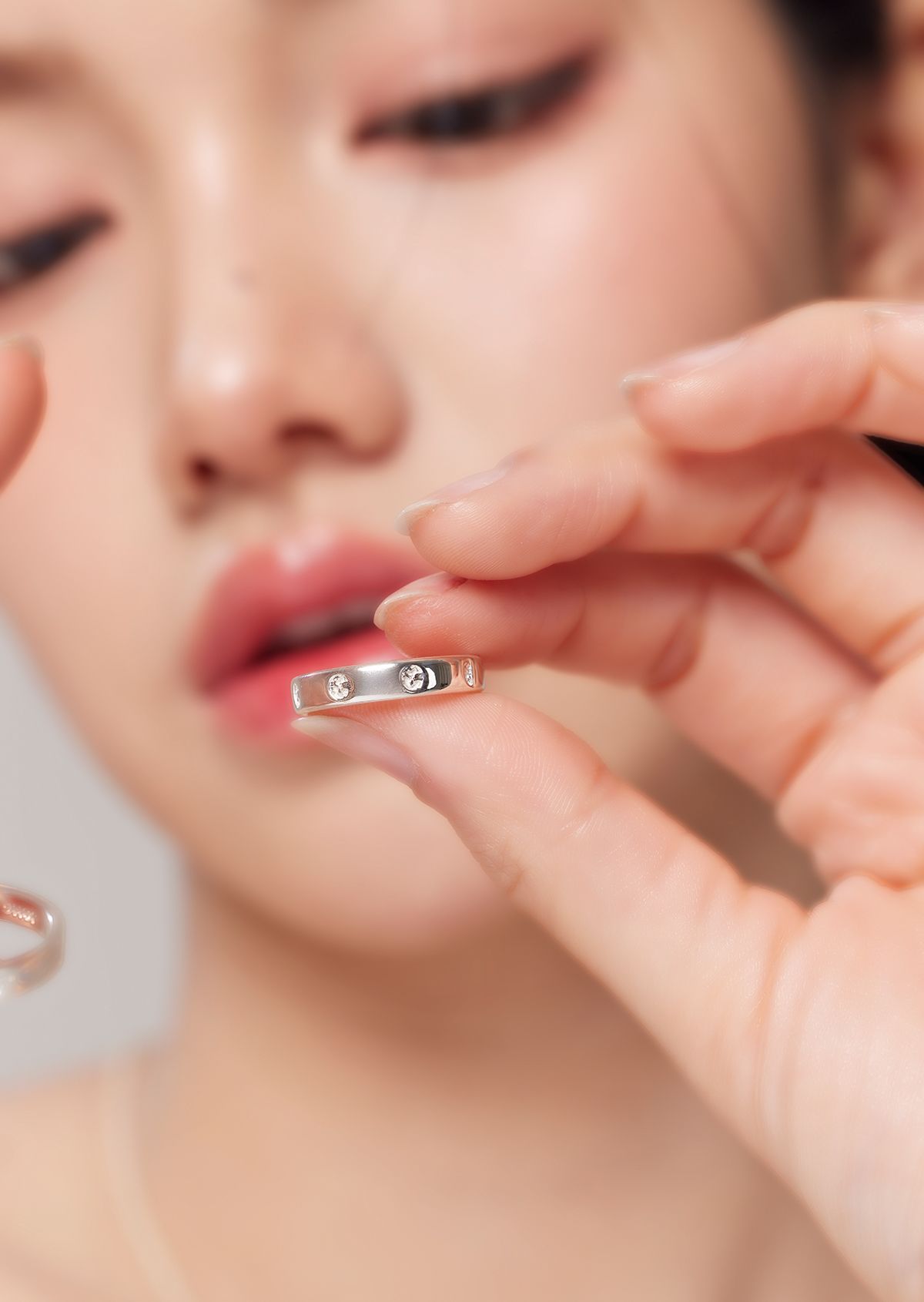 종종(JONGJONG) The Blue Moon Ring