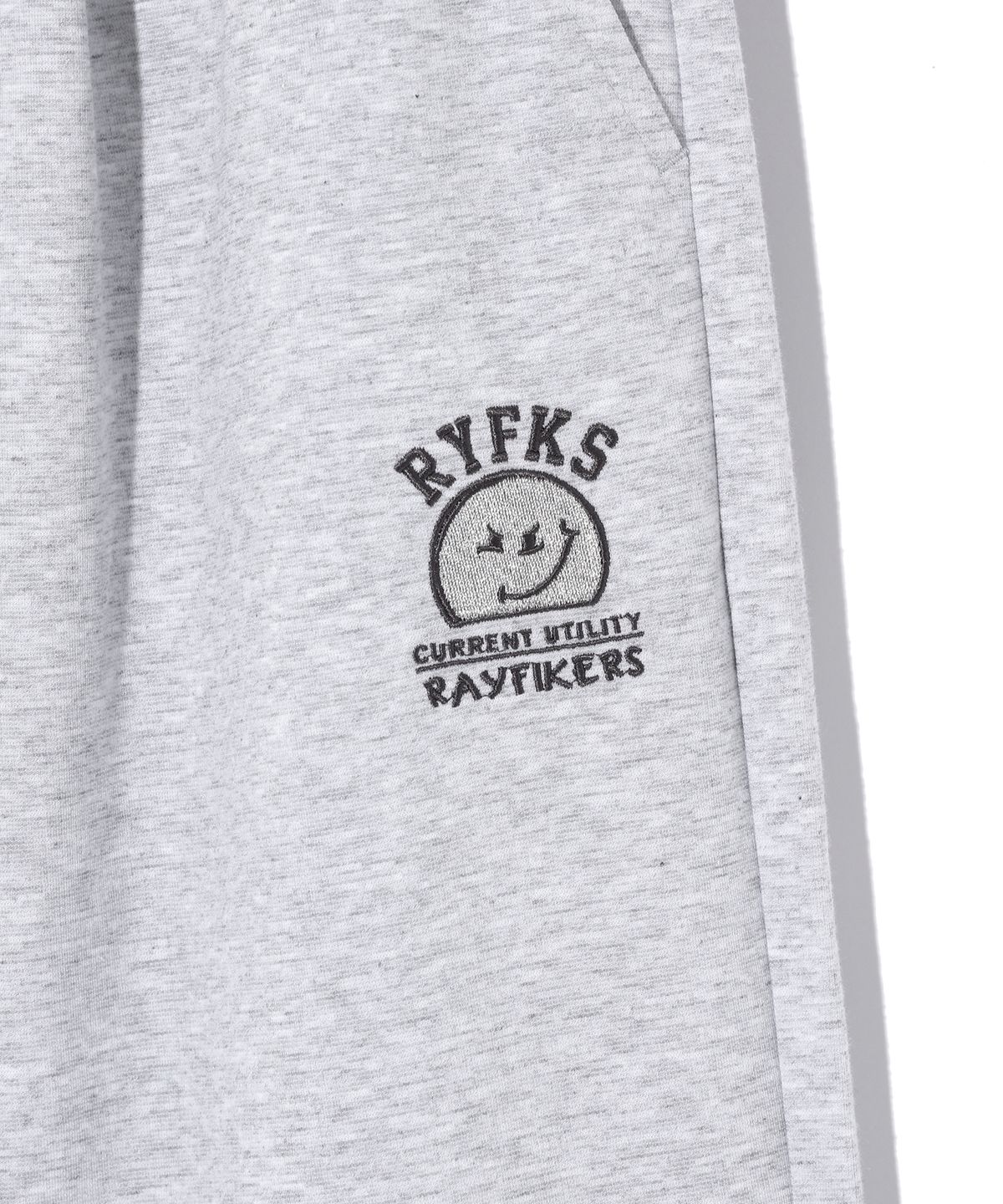 레이피커스(RAYFIKERS) 원턱 위키드 스마일 스웨트 쇼츠 MELANGE GREY (MP7PU489-097)