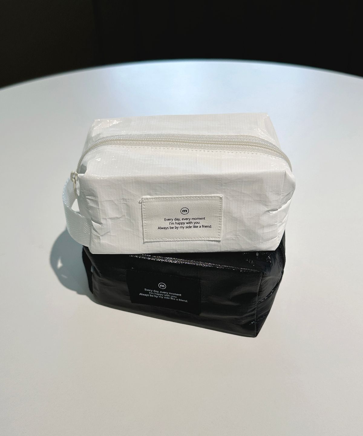 오우아(OUA) White Square 파우치
