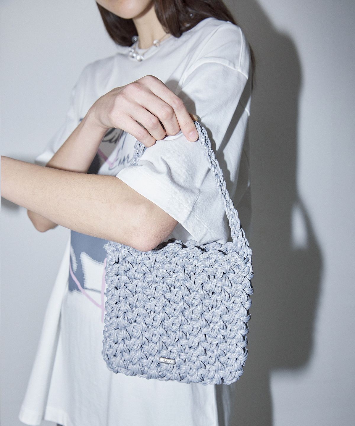 엔오르(EN OR) WEAVING SQUARE BAG MINI - GREY