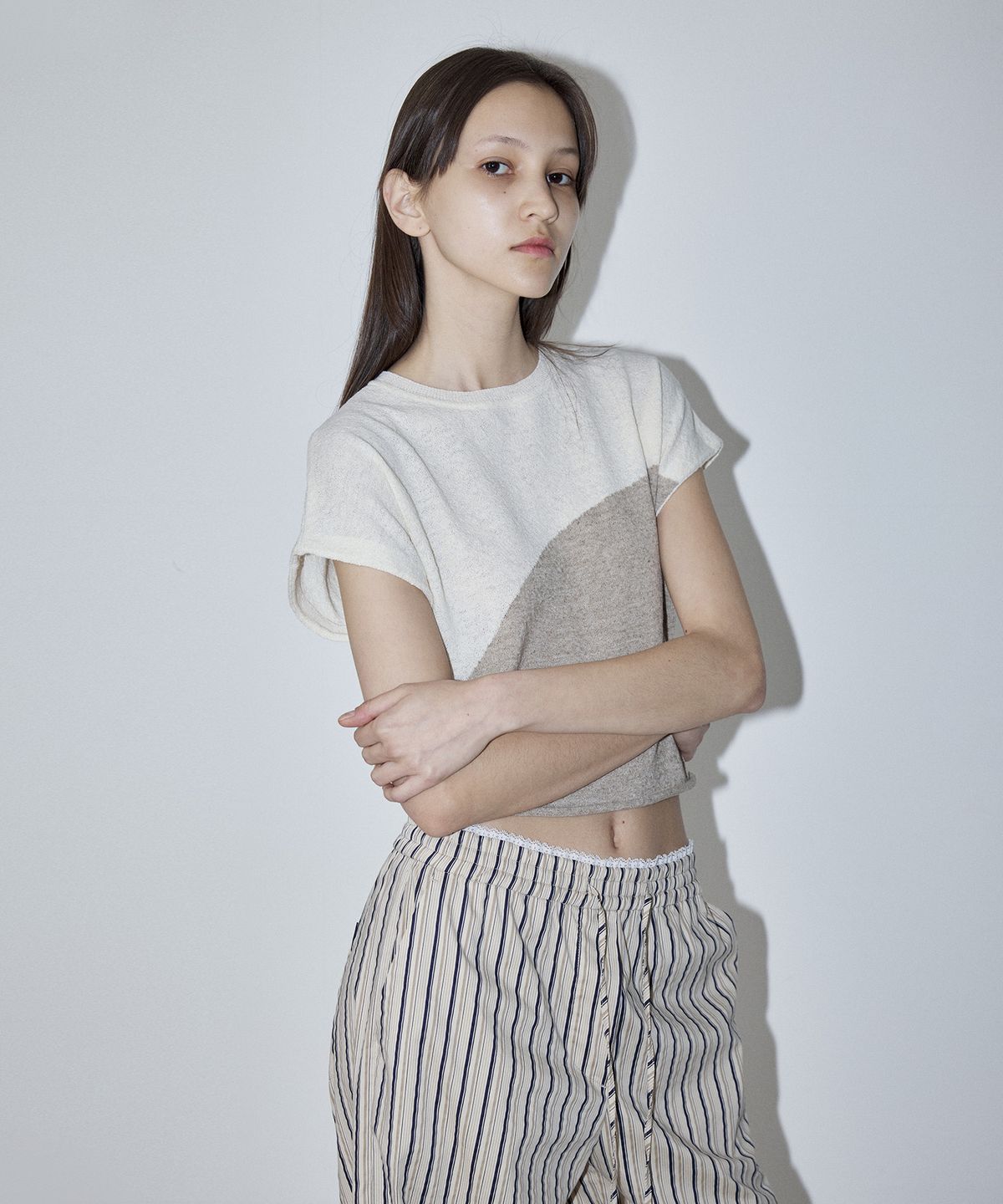 엔오르(EN OR) TWO TONE DRAWSTRING KNIT TOP - CREAM
