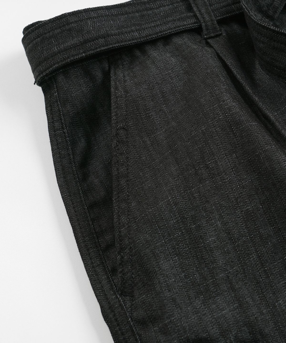 프리즘웍스(FRIZMWORKS) BELTED DENIM SHORTS _ BLACK