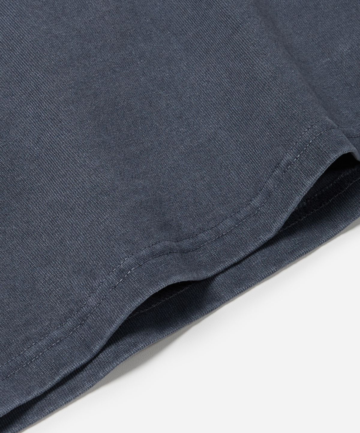 프리즘웍스(FRIZMWORKS) BLACK FLAG PIGMENT DYEING TEE _ NAVY