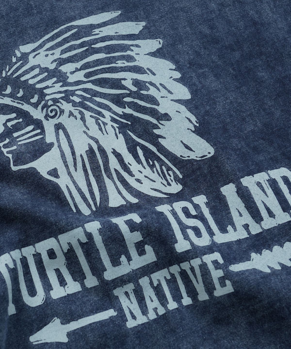 프리즘웍스(FRIZMWORKS) TURTLE ISLAND TEE _ RUSTY NAVY
