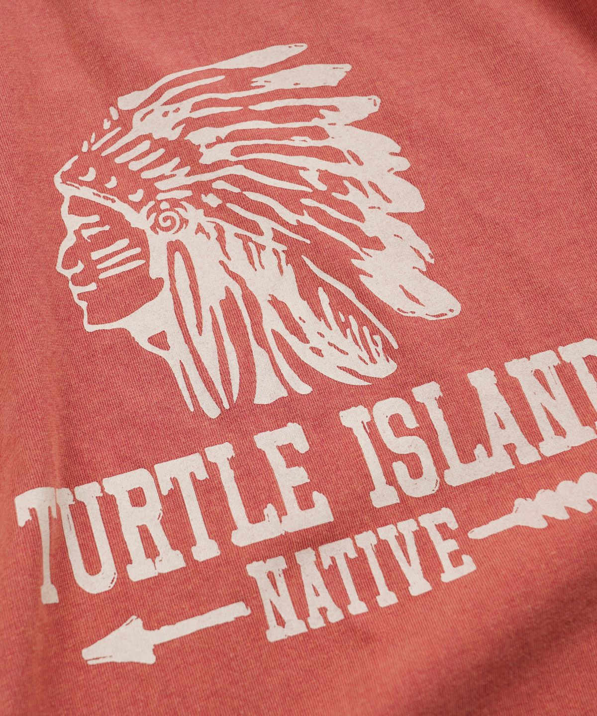 프리즘웍스(FRIZMWORKS) TURTLE ISLAND TEE _ RUSTY RED