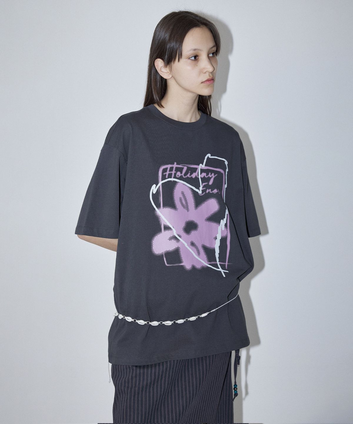 엔오르(EN OR) FLOWER GRAPHIC T-SHIRT - DARK GREY