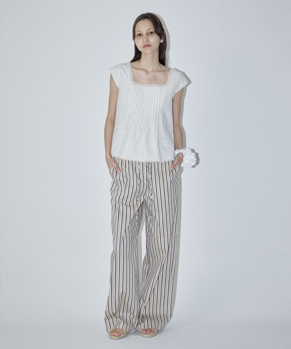 엔오르(EN OR) LACE SQUARE NECK BLOUSE - IVORY