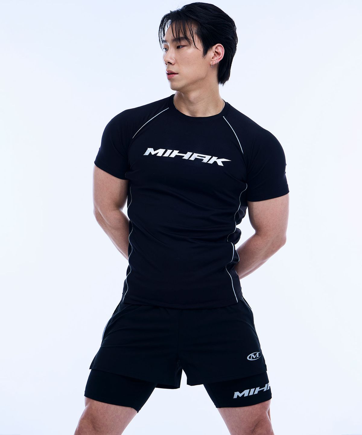 미학(MIHAK) 리플렉티브 파이핑 프로 티셔츠 (BLACK)
