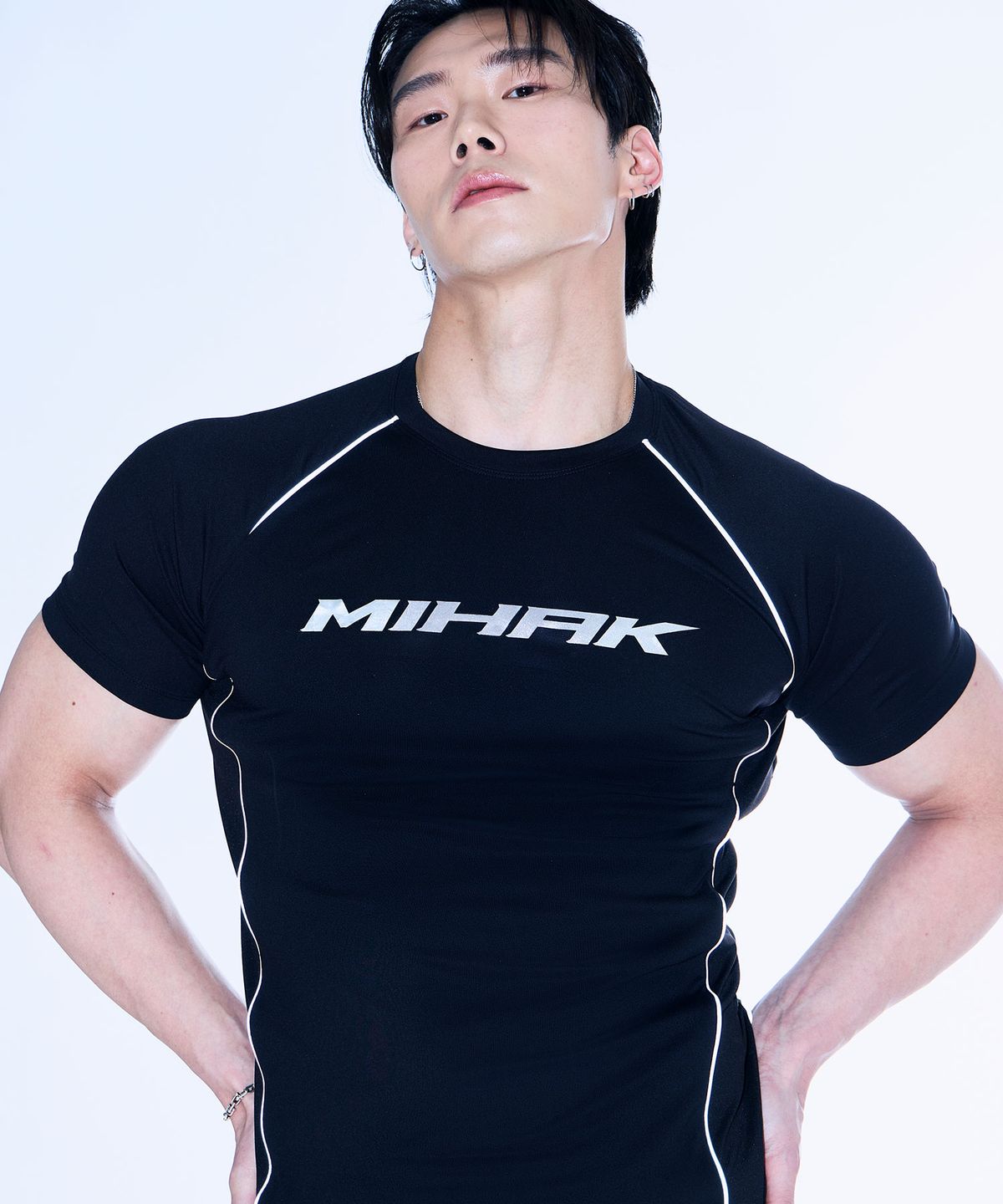 미학(MIHAK) 리플렉티브 파이핑 프로 티셔츠 (BLACK)
