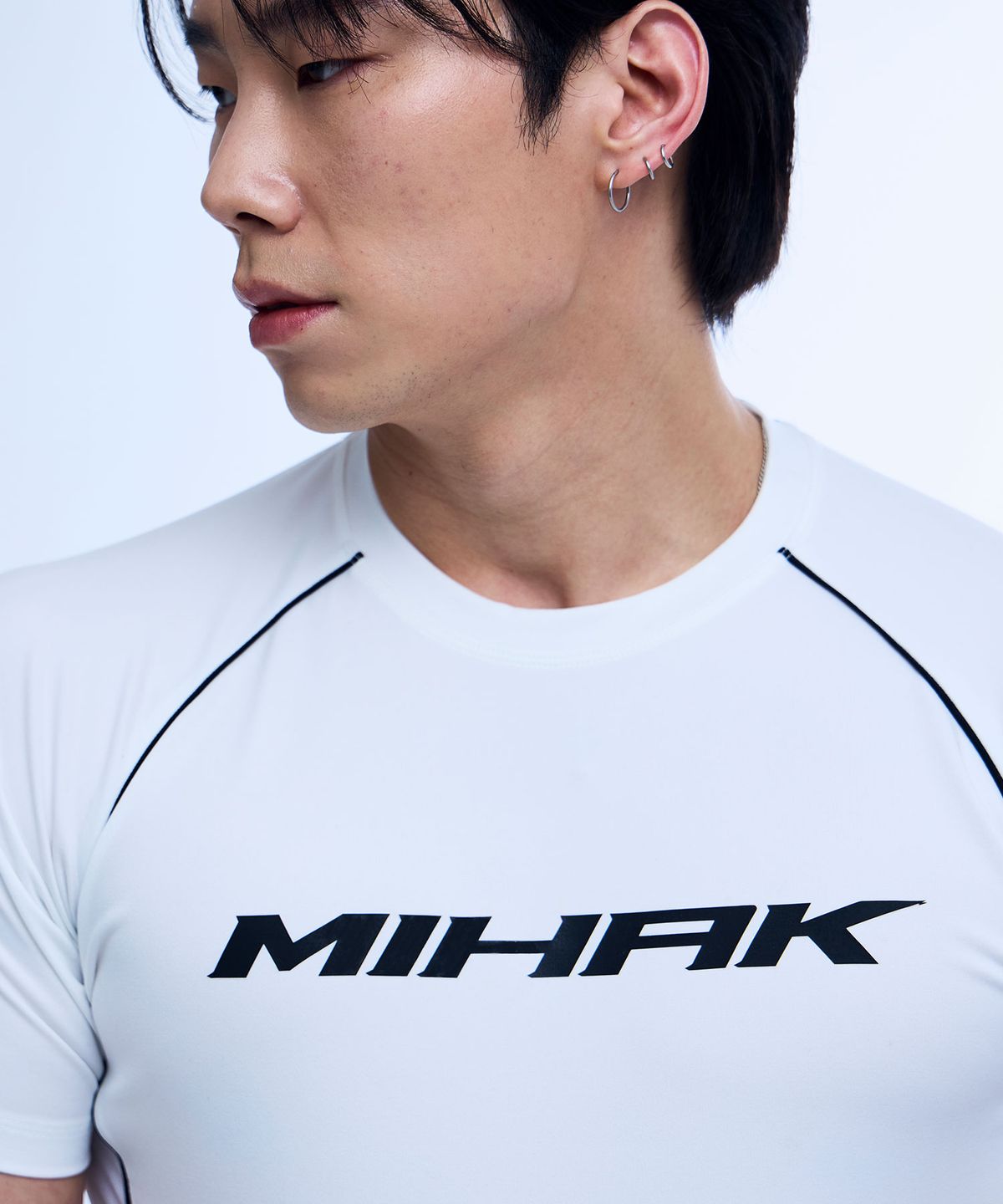 미학(MIHAK) 리플렉티브 파이핑 프로 티셔츠 (WHITE)