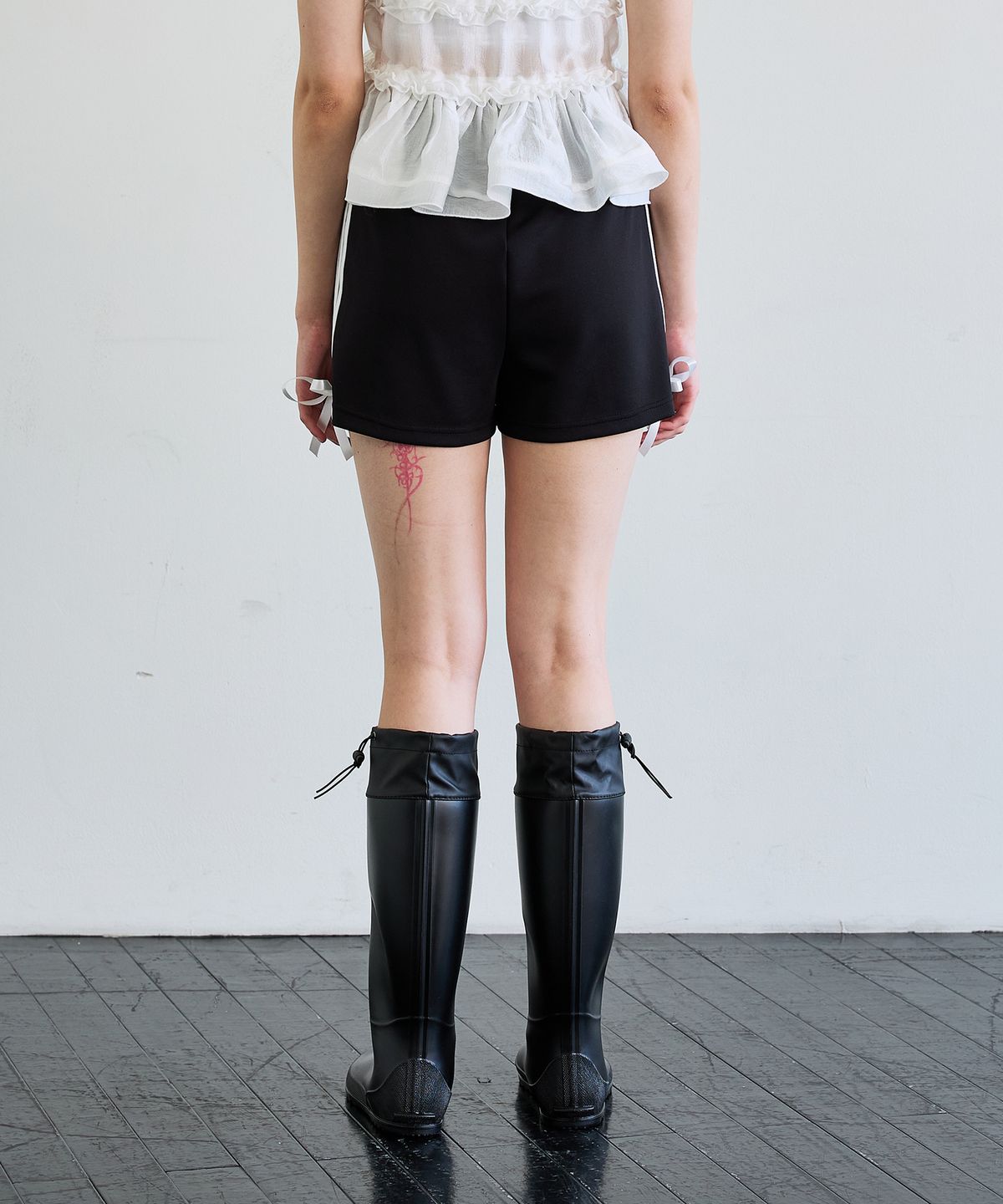 아리킴(ARIKIM) RIBBON JERSEY TRACK MICRO SHORTS / BLACK