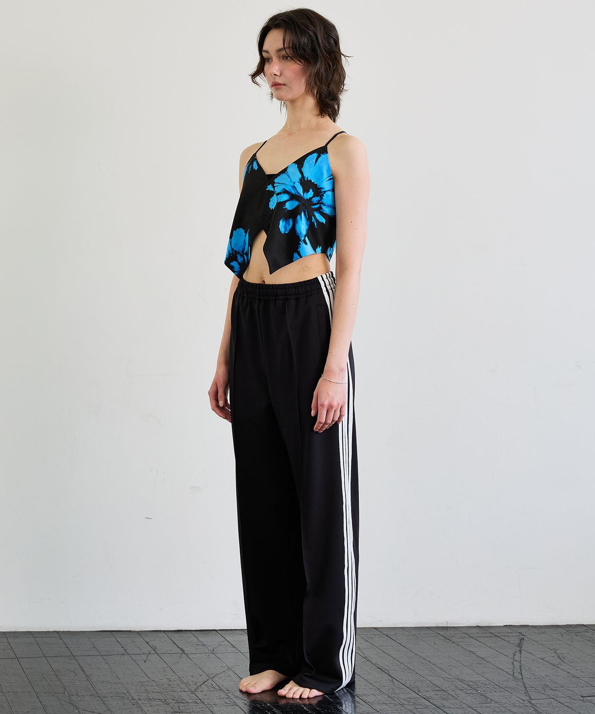 아리킴(ARIKIM) FLUTTER TOP / BLUE