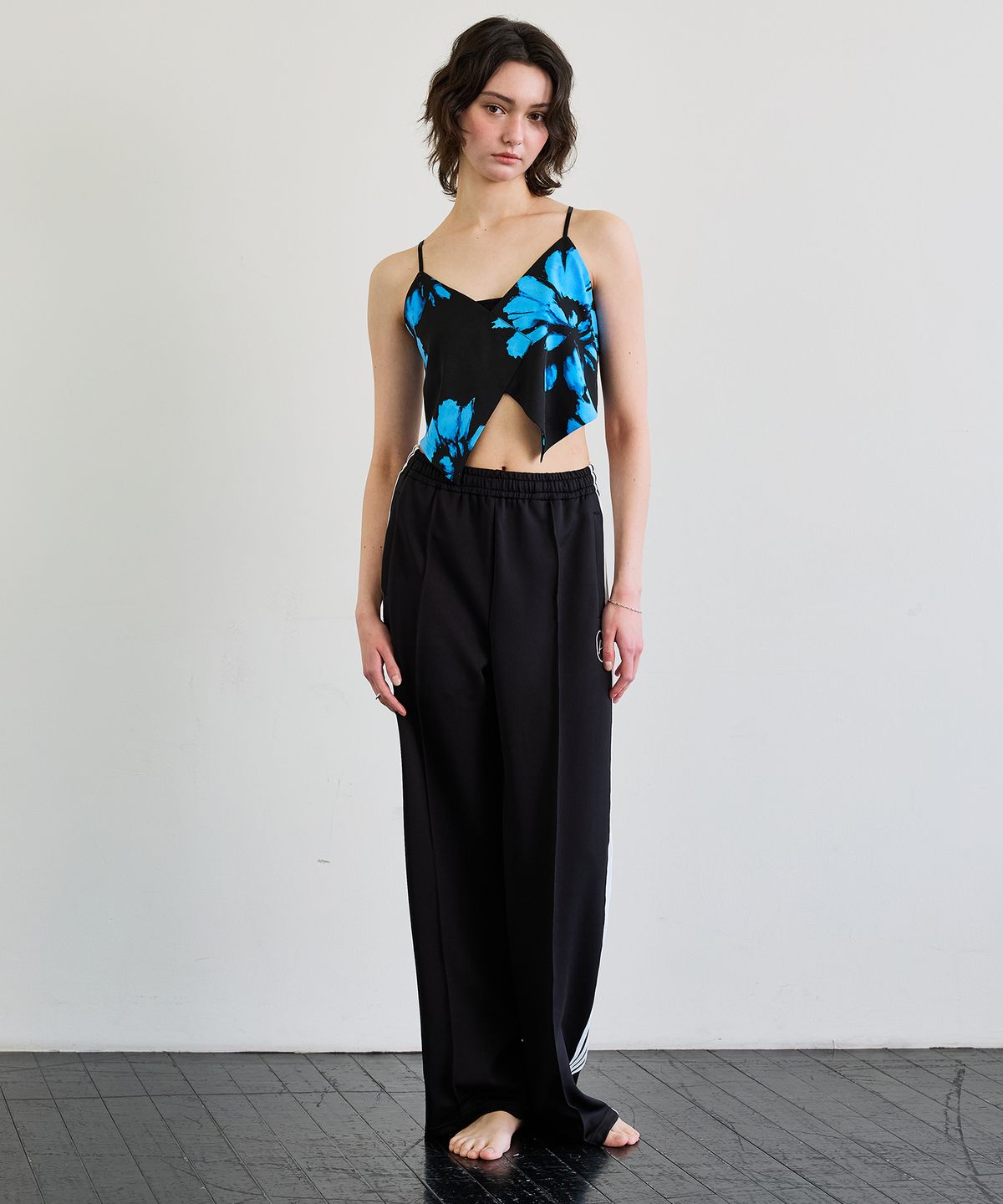 아리킴(ARIKIM) FLUTTER TOP / BLUE