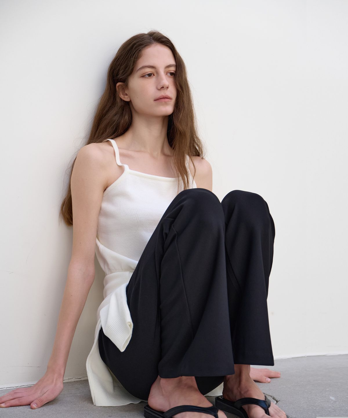 벗튼(BUT'TON) Deep V-Neck Knit Set (Ivory)