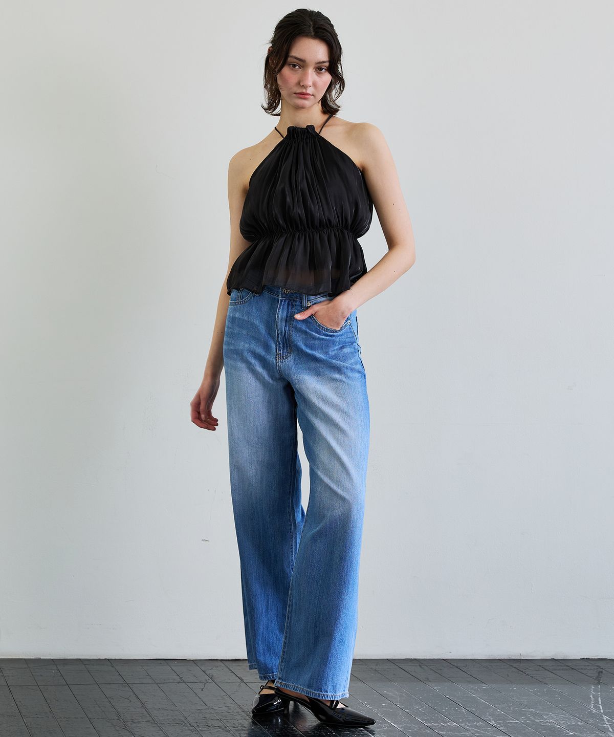 아리킴(ARIKIM) PEARL HALTERNECK TOP / BLACK