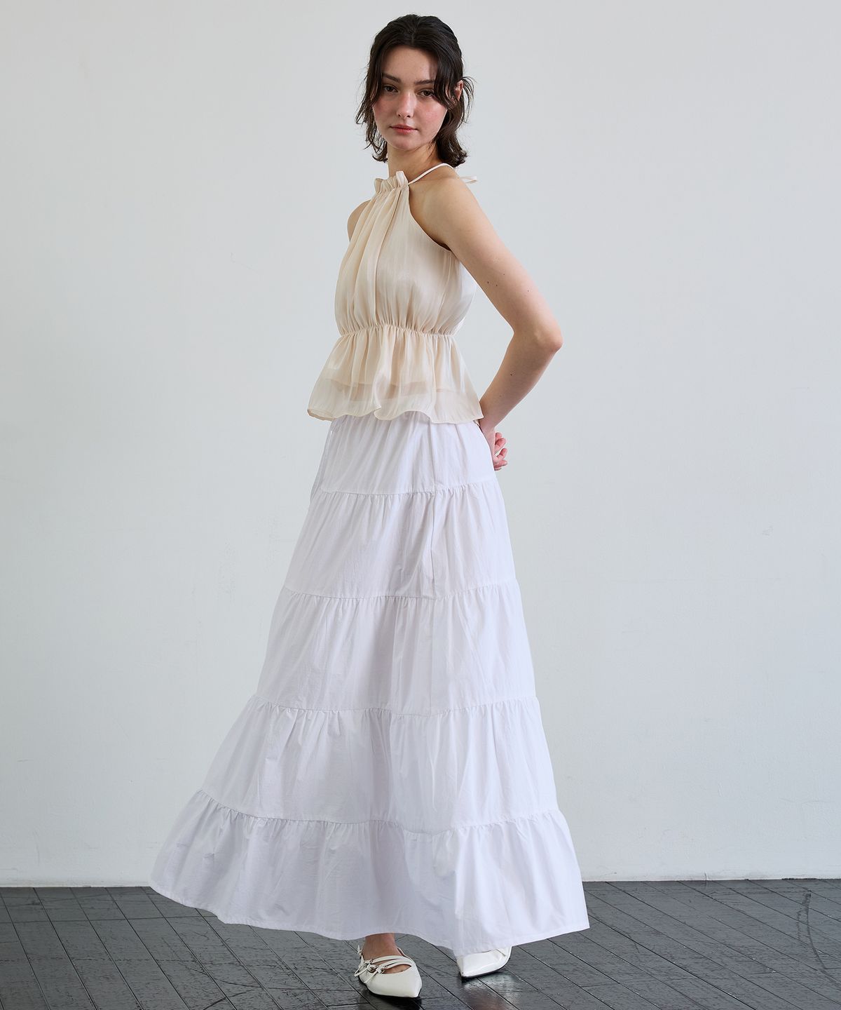 아리킴(ARIKIM) PEARL HALTERNECK TOP / IVORY