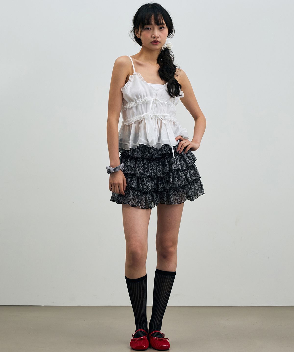 아리킴(ARIKIM) GENIE SLEEVELESS TOP / WHITE