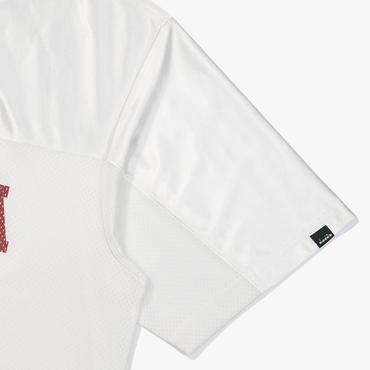 디아도라(diadora) 로고 메쉬 반팔 티셔츠 WHITE