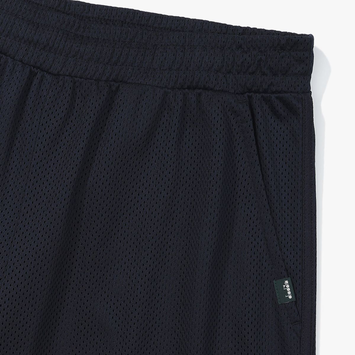 디아도라(diadora) 로고 메쉬 쇼츠 NAVY