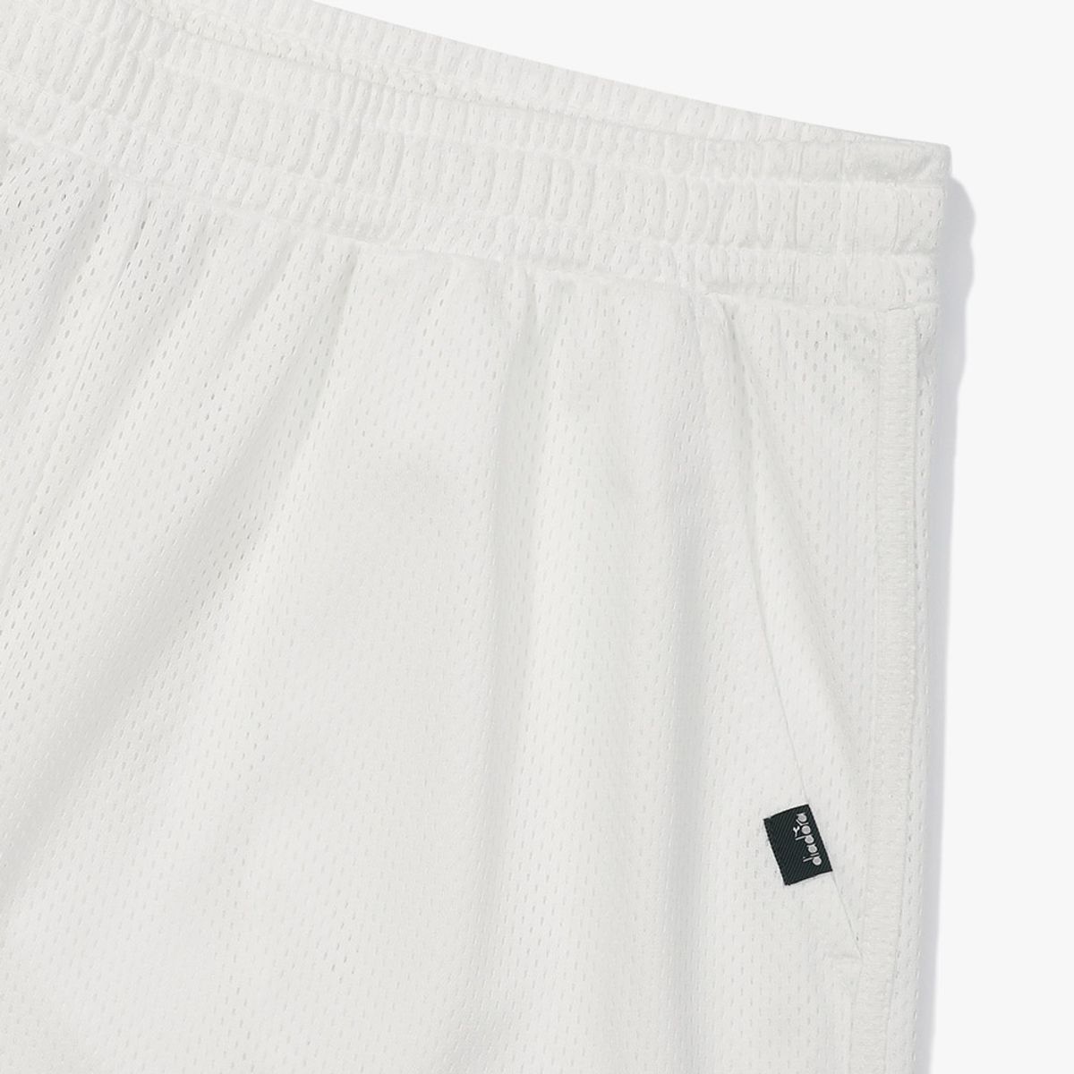 디아도라(diadora) 로고 메쉬 쇼츠 WHITE