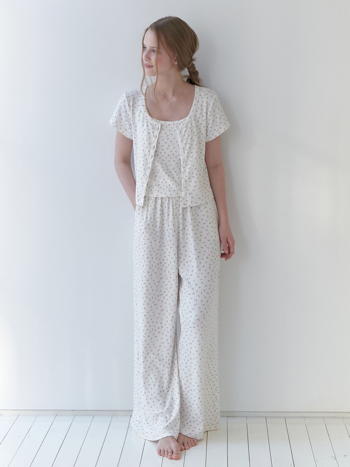 리엘(RE L) Florrie room pants (white flower)