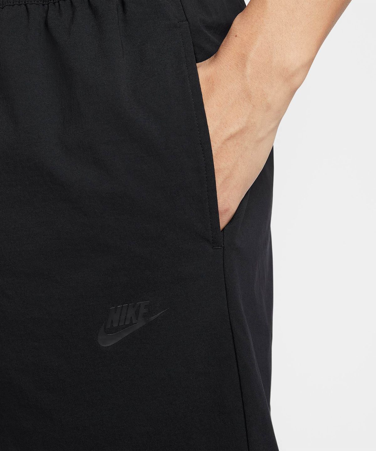 나이키(NIKE) 테크 우븐 쇼츠 M - 블랙 / HQ0471-010