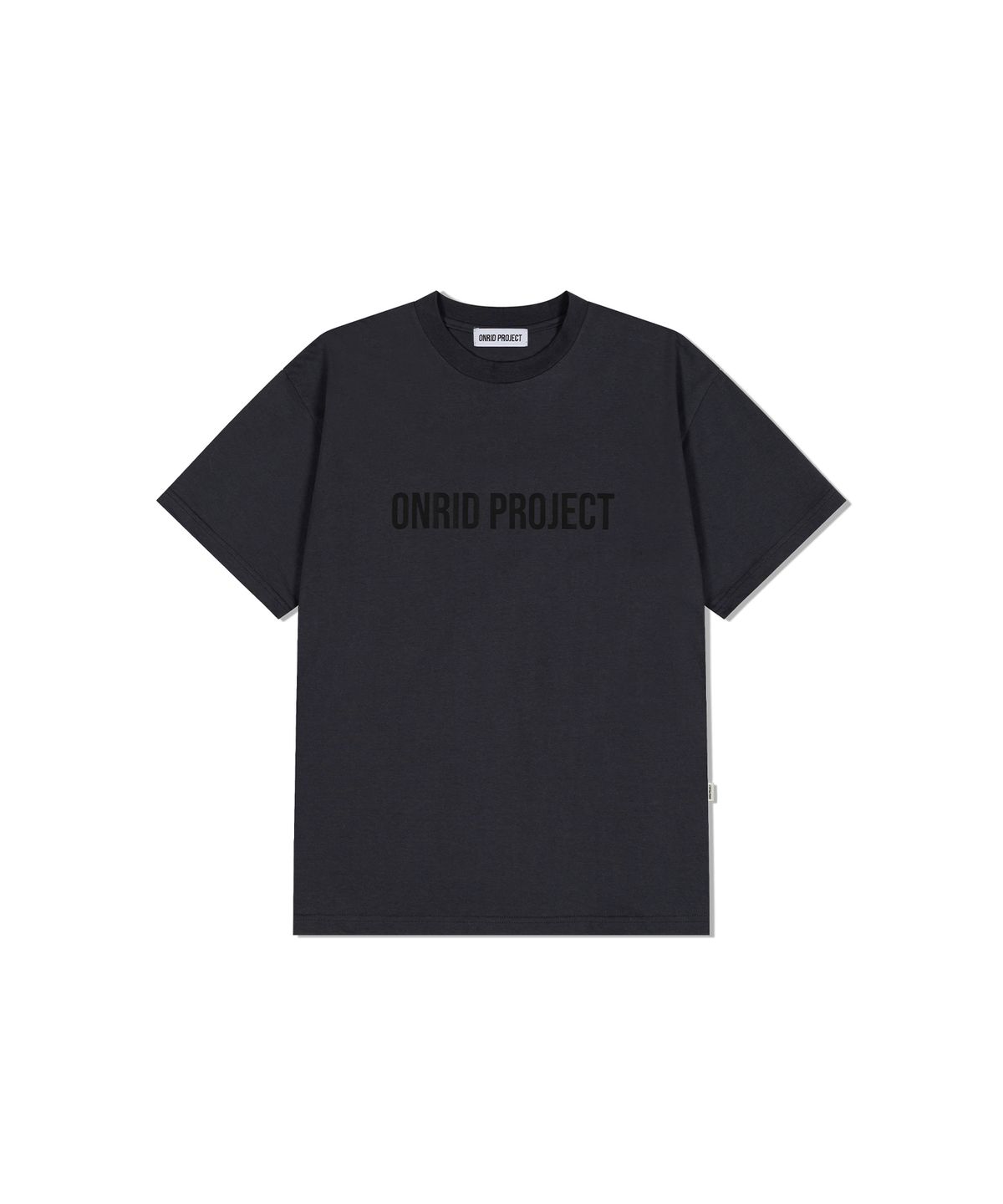 온리드프로젝트(ONRIDPROJECT) 빅 로고 티셔츠 - 차콜