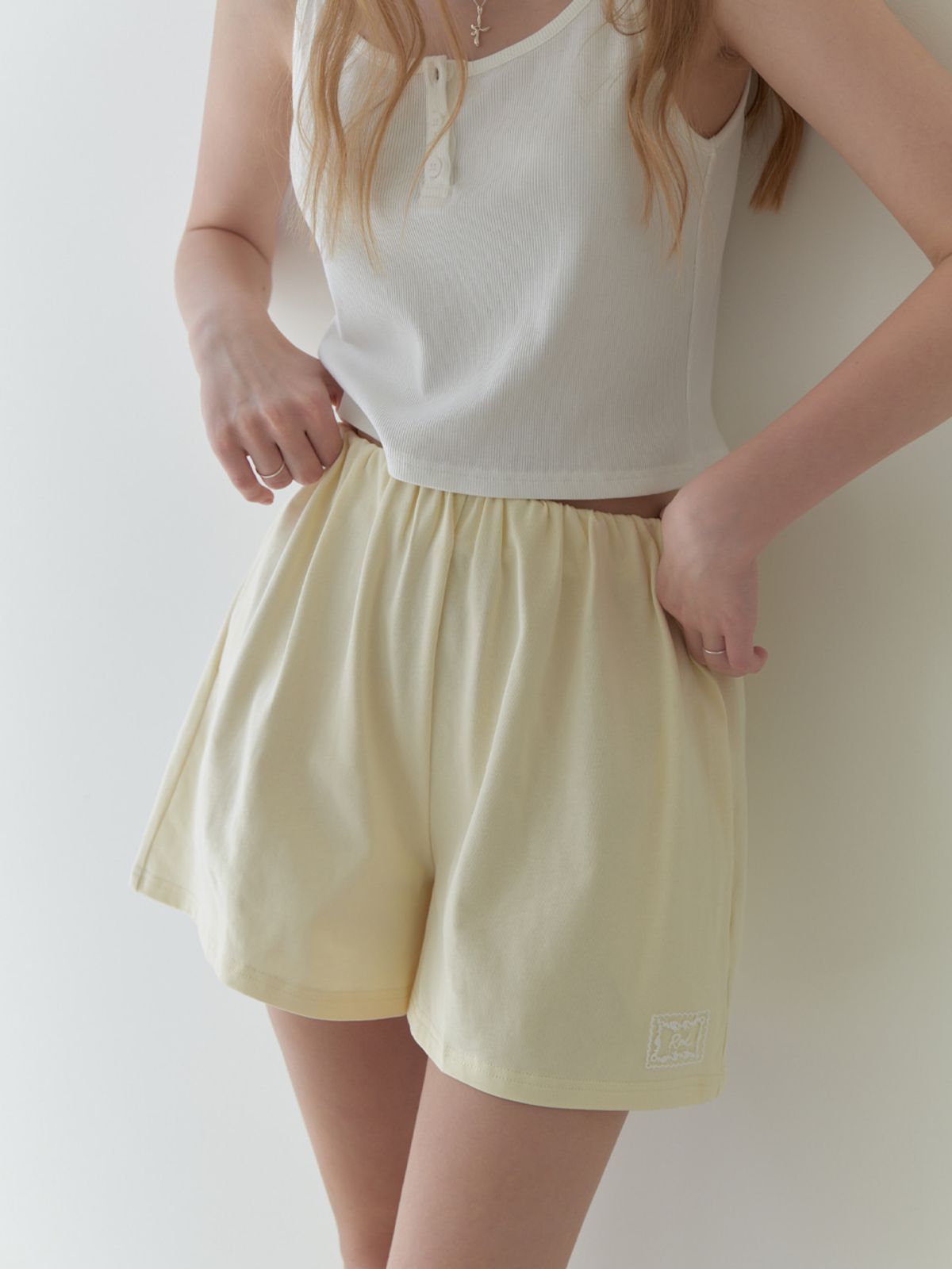 리엘(RE L) Foam banding shorts (lemon cream)