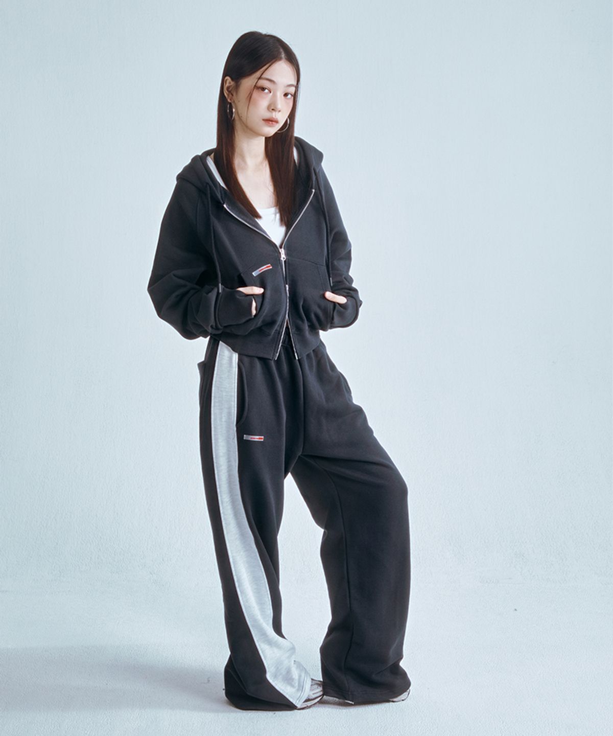 포영(FOUR YOUNG) Uniform Jogger Pants Navy