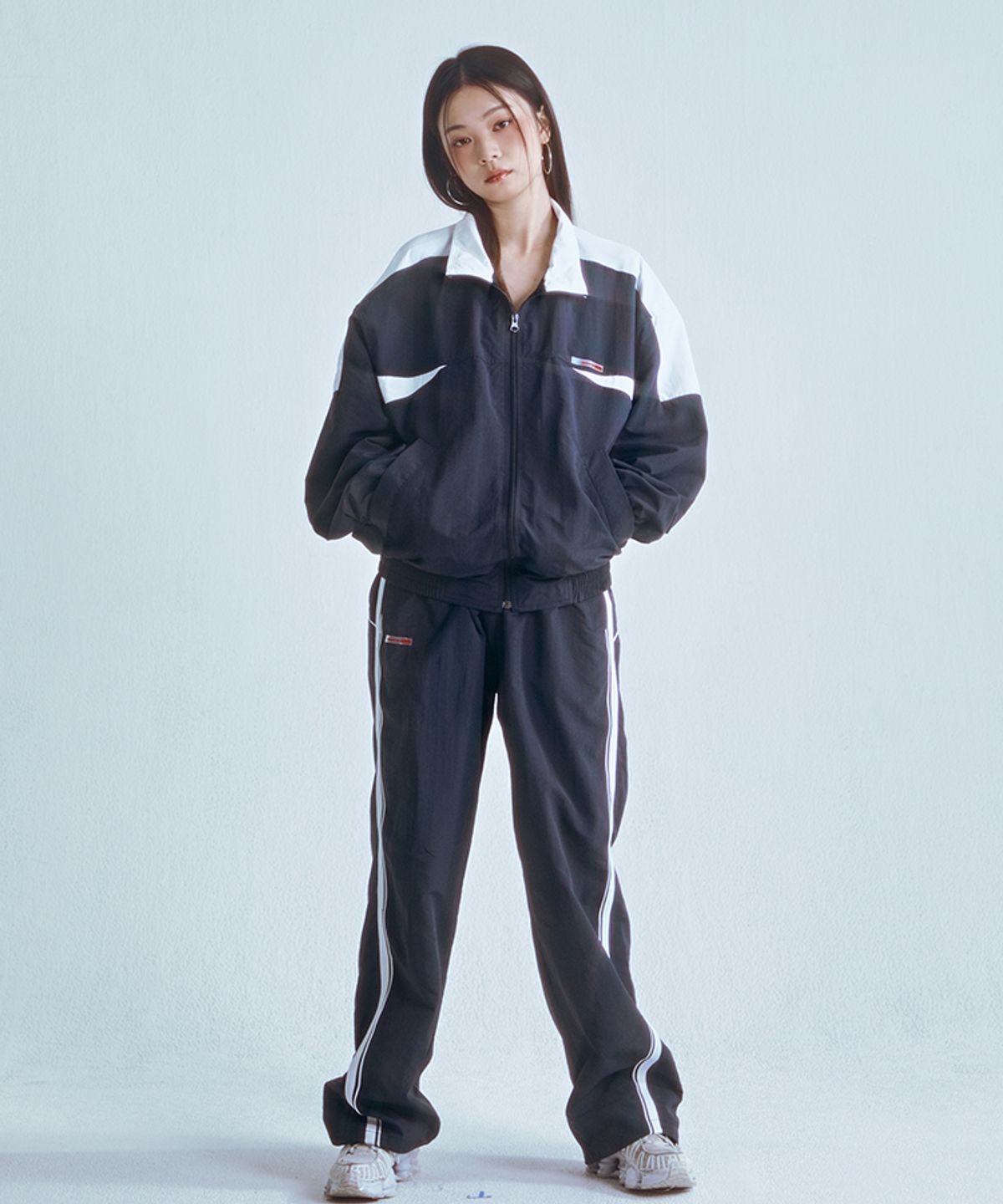 포영(FOUR YOUNG) 00 Track Pants Navy