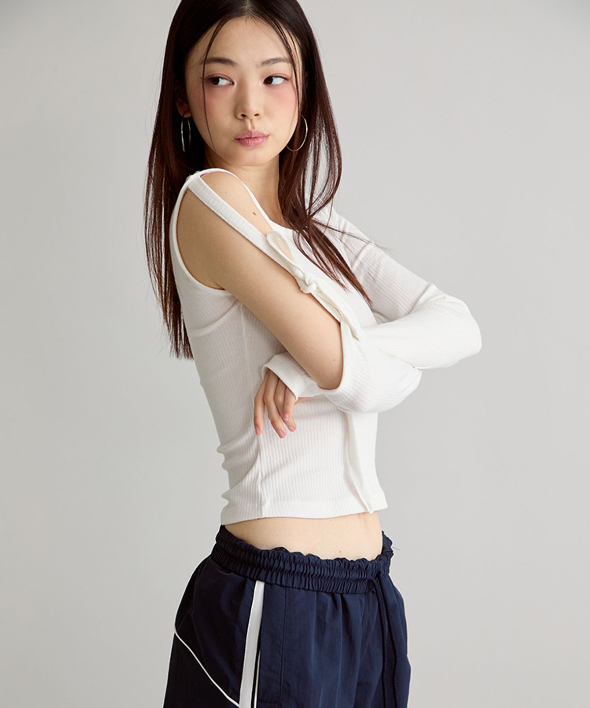 포영(FOUR YOUNG) Unbalance Tie Top White