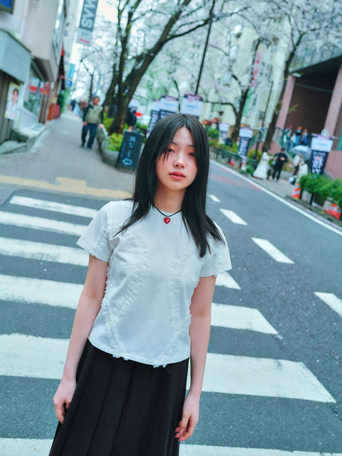 로액슈얼(LO AXUAL) DOUBLE LACE CURVED RUFFLE T-SHIRTS _OFF WHITE
