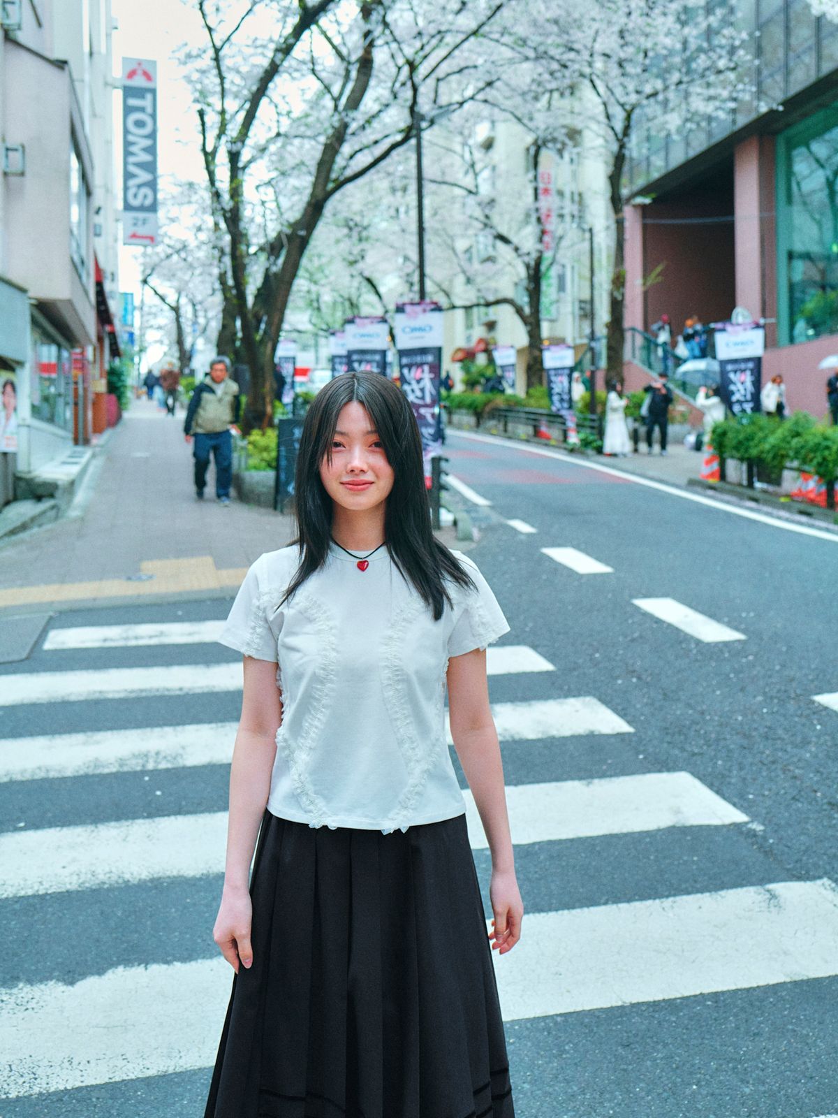 로액슈얼(LO AXUAL) DOUBLE LACE CURVED RUFFLE T-SHIRTS _OFF WHITE