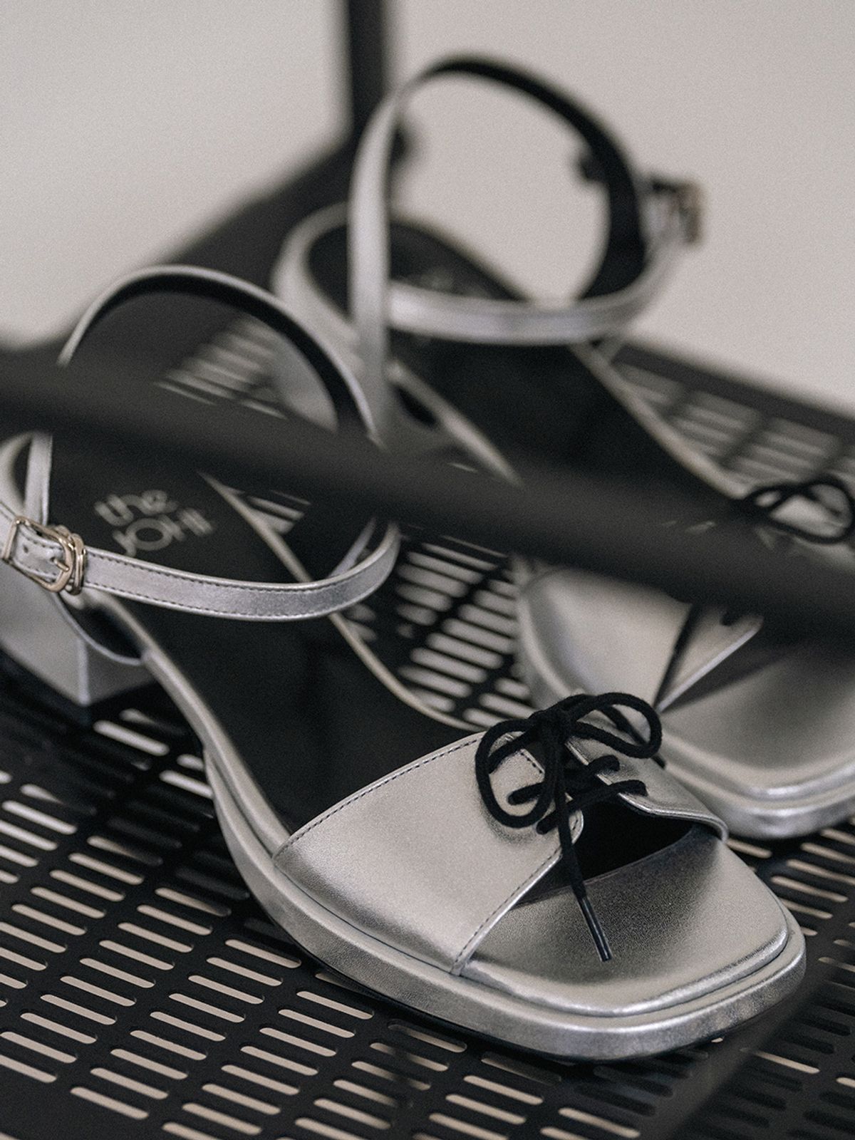 더조히(THE JOHI) Open-toe Laced-up Sandals_5 COLORS
