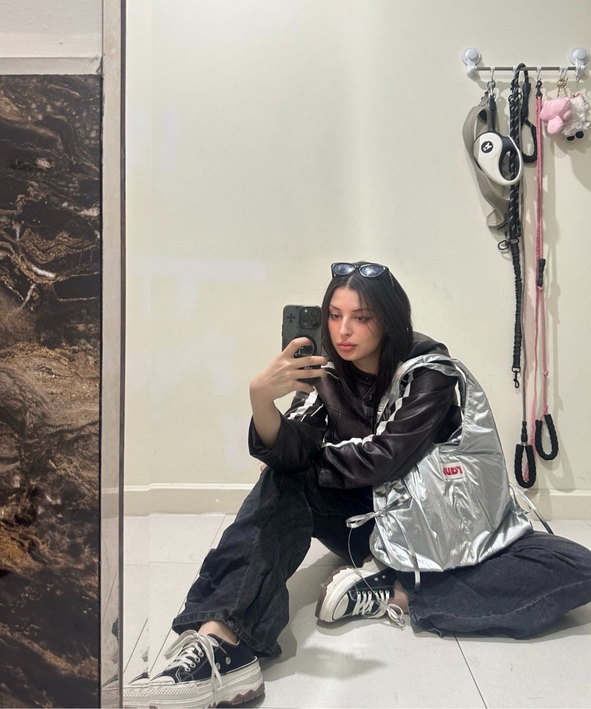 러브레이브리브(LOVERAVELIVE) 럽레리 4 포켓 리본 숄더 보부백 (silver)