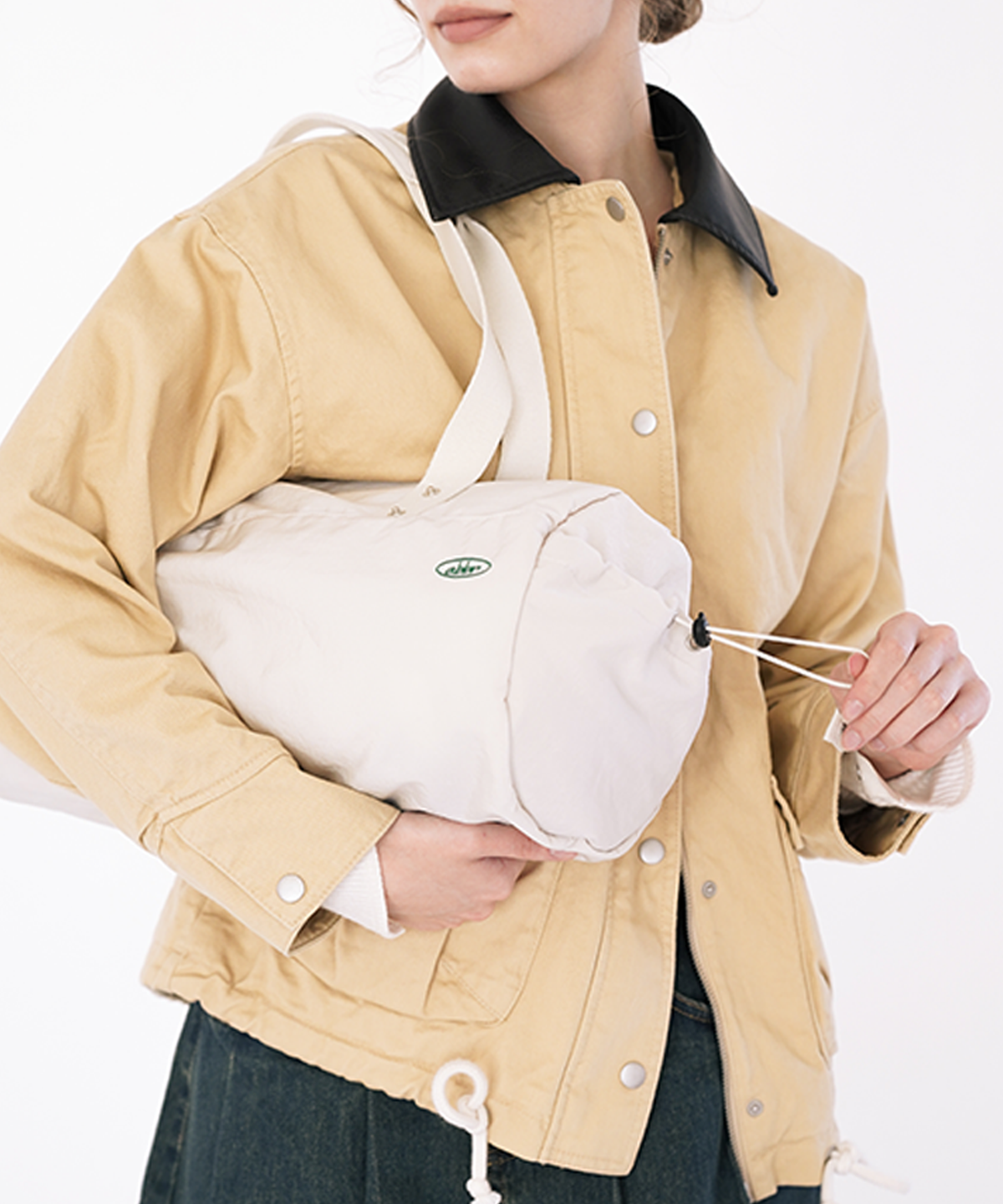 아브르(ABBR) 99s Shoulder Roll Bag _Cream