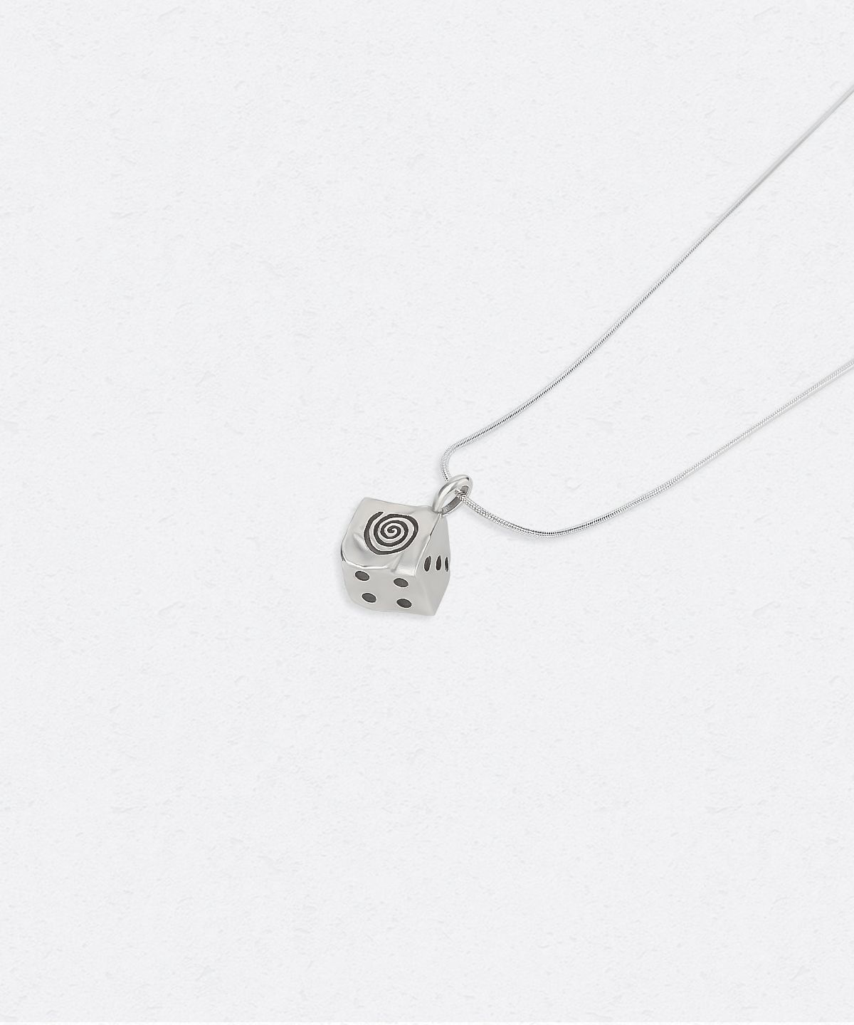유네(YUNE) Stone carved Dice Necklace_[Silver925]