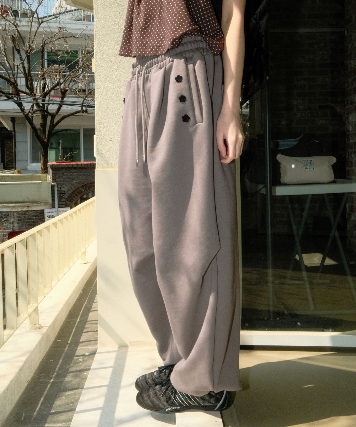 시월107(SIWEOL107) Crochet Sweat Pants (Mocha)