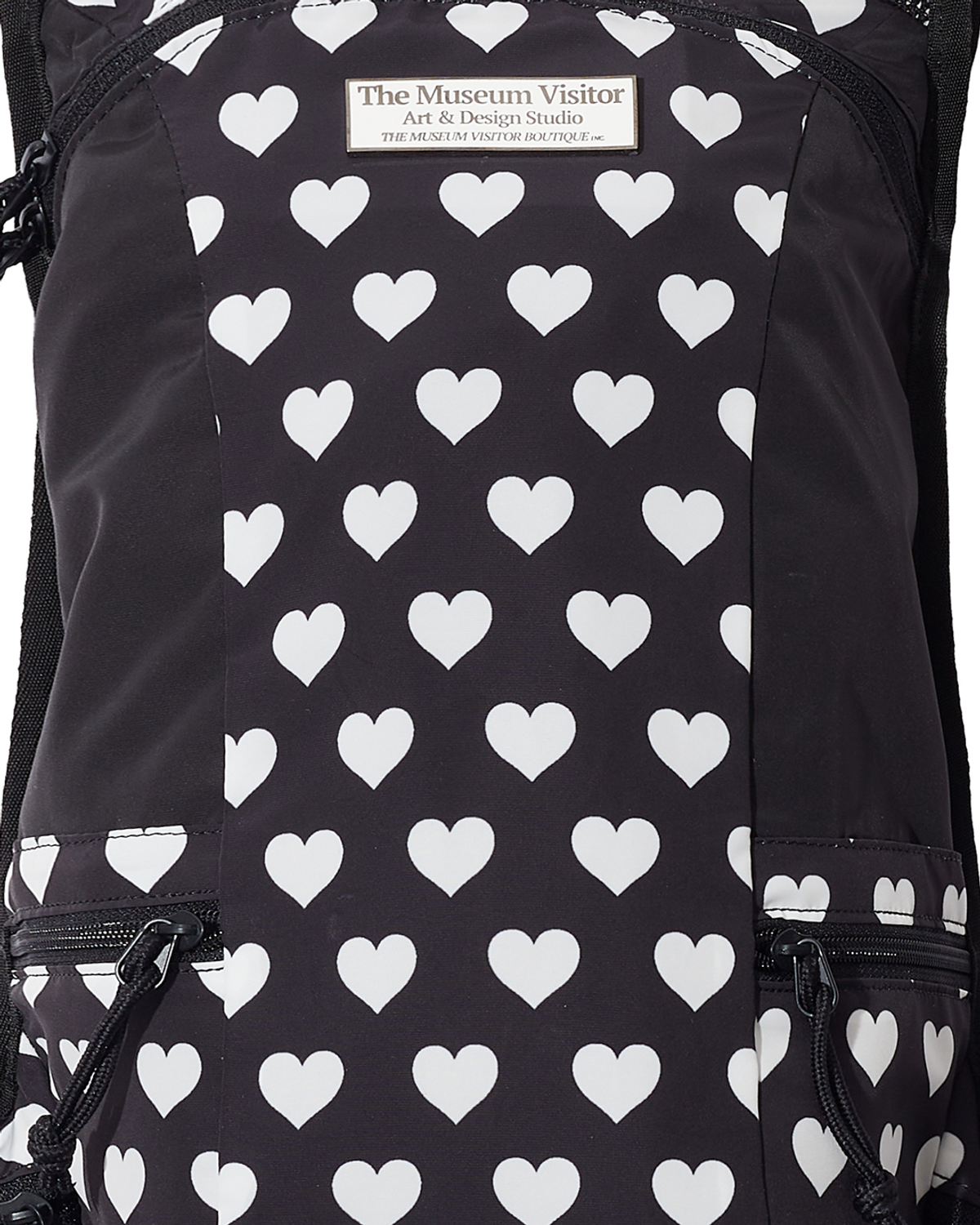 더뮤지엄비지터(THEMUSEUMVISITOR) MESH MOUNTAINEERING HEART PRINTED BACKPACK (BLACK)